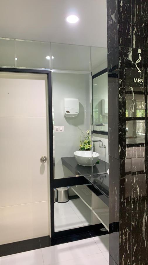Icare Residence & Hotel Bangkok Luaran gambar