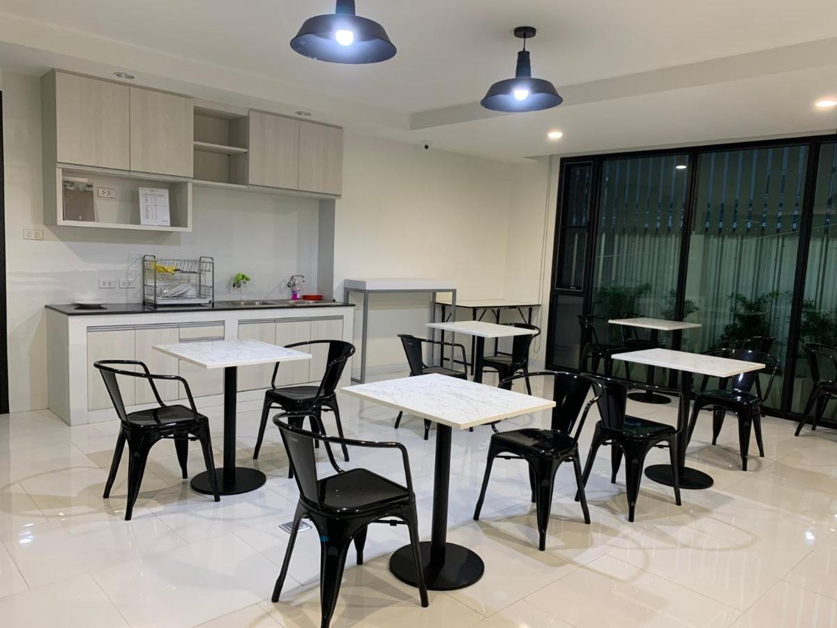 Icare Residence & Hotel Bangkok Luaran gambar